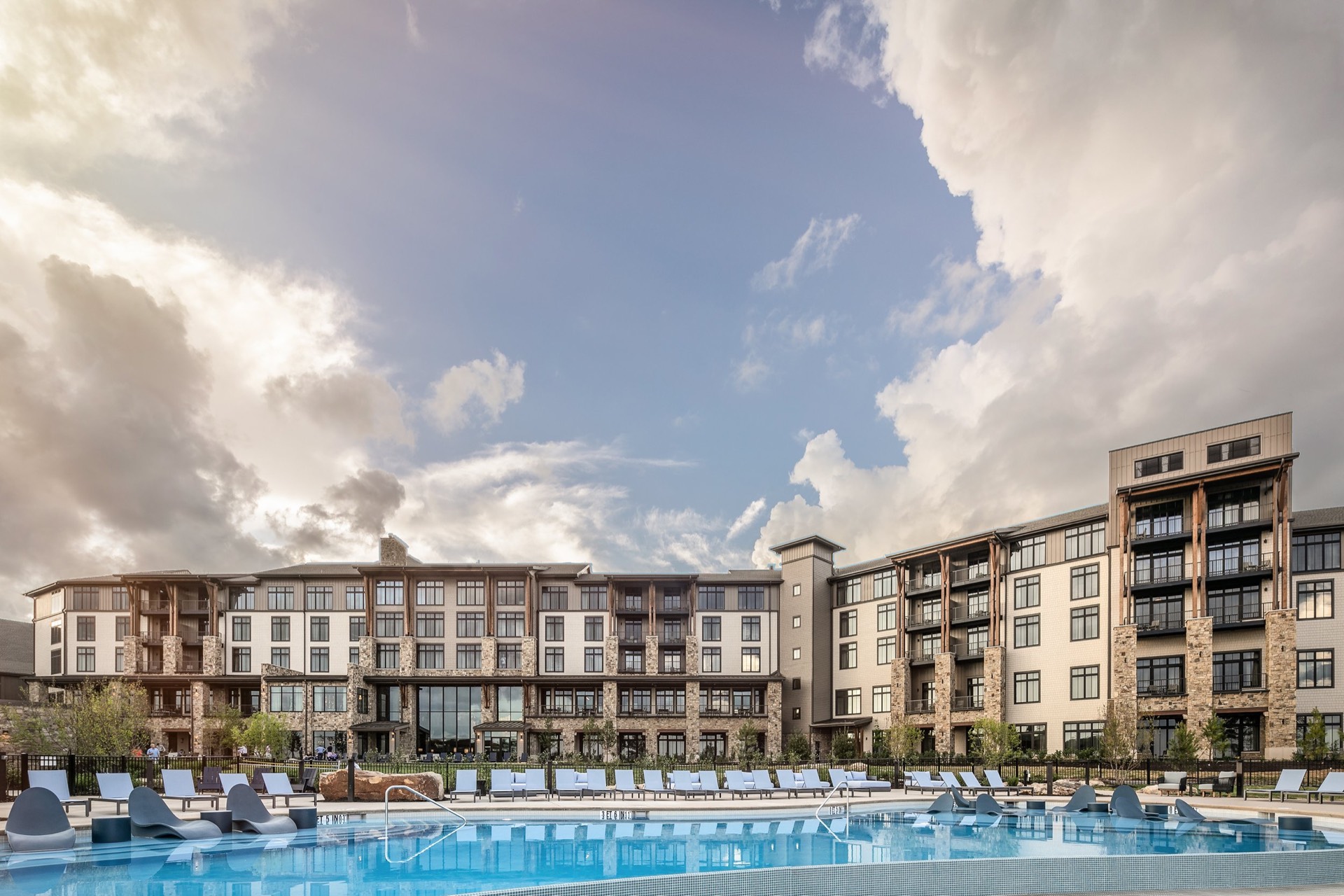 Cloudland resort exterior overlooking the valley